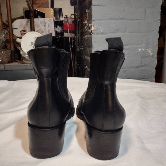 Cole Haan Black Leather Pull On Ankle Boots - Picture 2 of 12